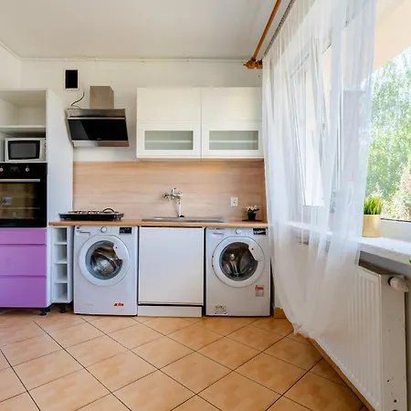 Hostello Airport - Przytulne Pokoje, Ogrod, Grill, W Pelni Wyposazona Kuchnia Breslau