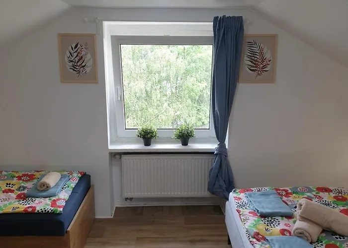 Hostello Airport - Przytulne Pokoje, Ogrod, Grill, W Pelni Wyposazona Kuchnia Breslau