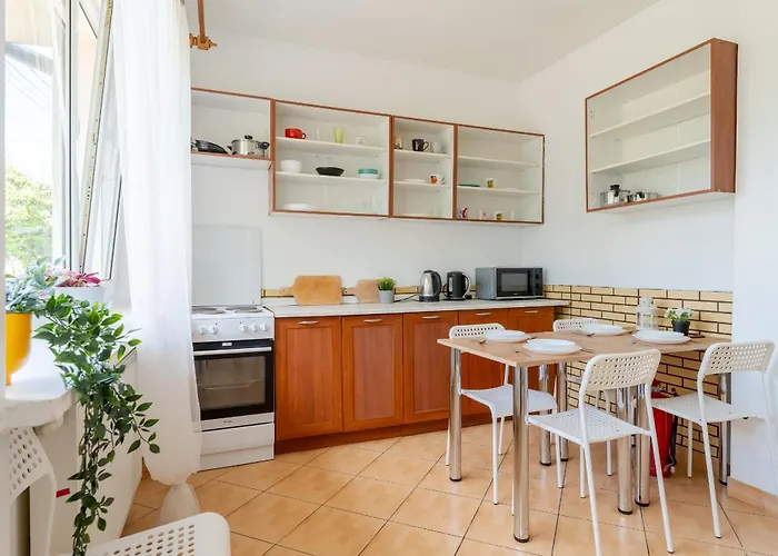 Hostello Airport - Przytulne Pokoje, Ogrod, Grill, W Pelni Wyposazona Kuchnia *