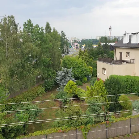 Ostello Hostello Airport - Przytulne Pokoje, Ogrod, Grill, W Pelni Wyposazona Kuchnia *