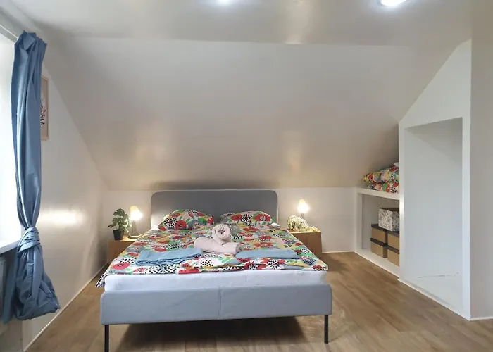 Ostello Hostello Airport - Przytulne Pokoje, Ogrod, Grill, W Pelni Wyposazona Kuchnia Breslavia