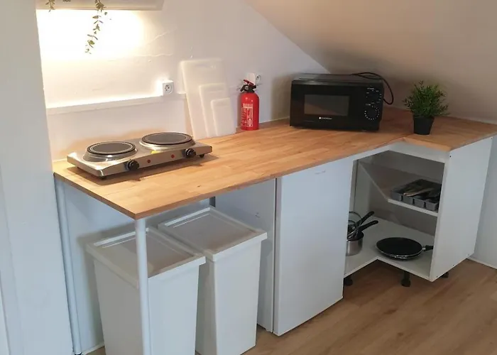 Hostello Airport - Przytulne Pokoje, Ogrod, Grill, W Pelni Wyposazona Kuchnia Ostello Breslavia