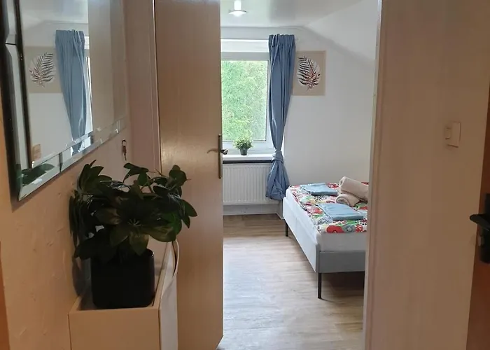 Hostello Airport - Przytulne Pokoje, Ogrod, Grill, W Pelni Wyposazona Kuchnia Ostello