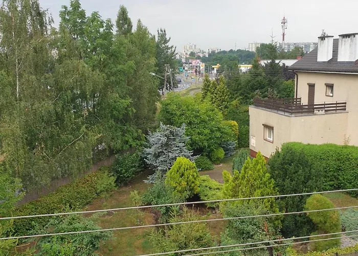 Ostello Hostello Airport - Przytulne Pokoje, Ogrod, Grill, W Pelni Wyposazona Kuchnia *