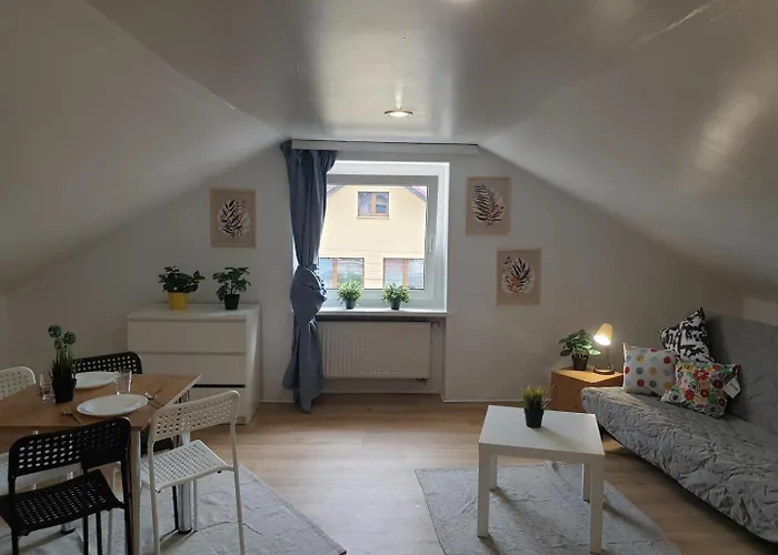 Ostello Hostello Airport - Przytulne Pokoje, Ogrod, Grill, W Pelni Wyposazona Kuchnia Breslavia