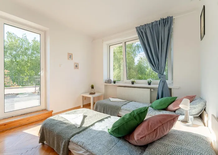 Hostello Airport - Przytulne Pokoje, Ogrod, Grill, W Pelni Wyposazona Kuchnia Ostello *