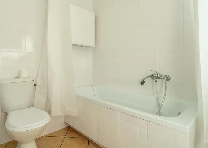 Hostello Airport - Przytulne Pokoje, Ogrod, Grill, W Pelni Wyposazona Kuchnia Ostello Breslavia